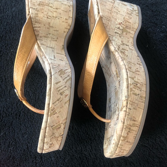 Tory Burch Suzy Tan cork wedge sandals - Picture 3 of 10